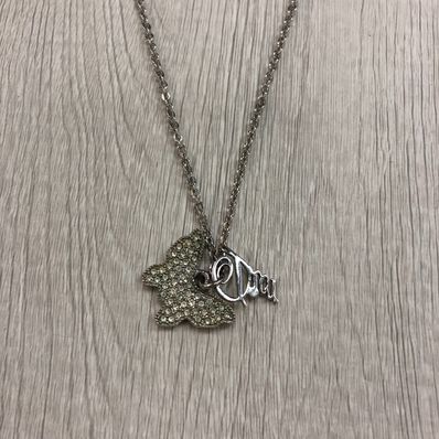 ディオール バタフライロゴネックレス