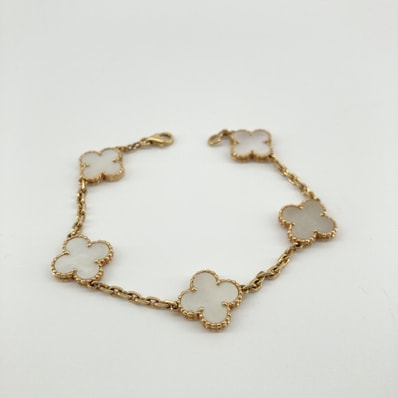 Van Cleef & Arpels(ヴァンクリーフ&アーペル) ヴィンテージ アルハンブラ マザーオブパール Au750 5モチーフ ブレスレット 10.39g ホワイト×イエローゴールド
