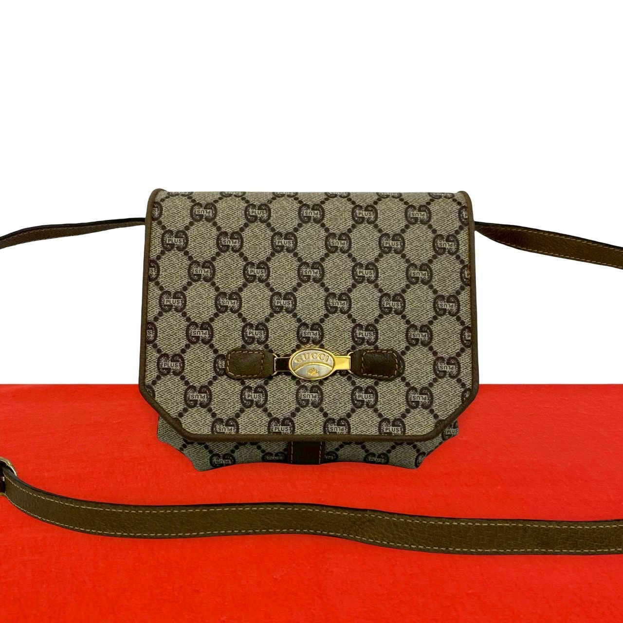 GUCCI グッチ グッチプラス ロゴ 柄 レザー PVC ショルダーバッグ ブラウン
 90569