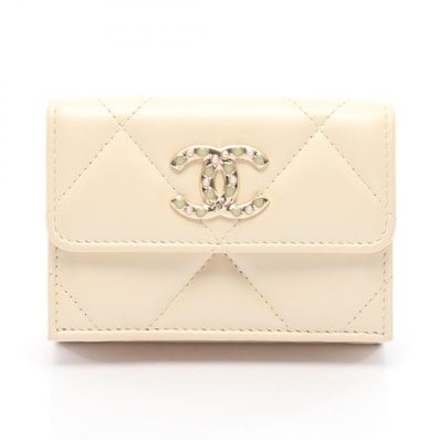 シャネル CHANEL マトラッセ 三つ折り財布 財布 レザー レディース アイボリー系 【中古】