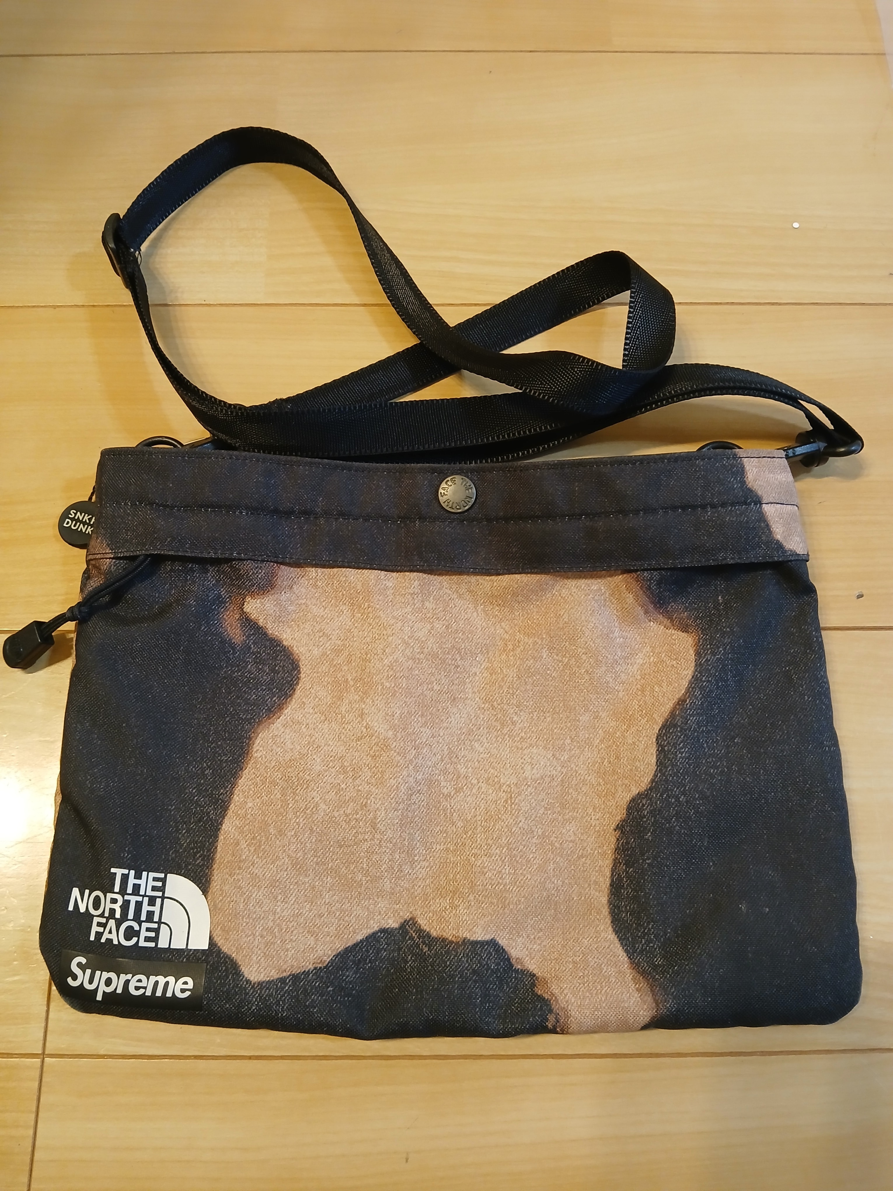Supreme x The North Face Bleached Denim Print Shoulder Bag "Black"
