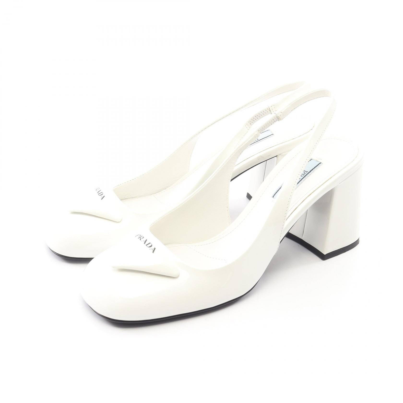 プラダ PRADA トライアングルロゴ スリングバック パンプス 靴 パテントレザー レディース ホワイト系 【中古】