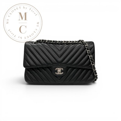 シャネル CHANEL バッグ ショルダーバッグ ブラック 黒 シルバー シェブロン ココマーク Vステッチ ダブルチェーン ダブルフラップ ターンロック
