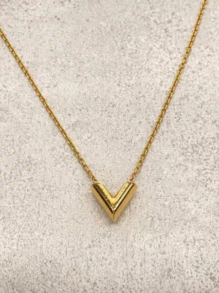 Louis Vuitton Essential V Necklace "Gold"