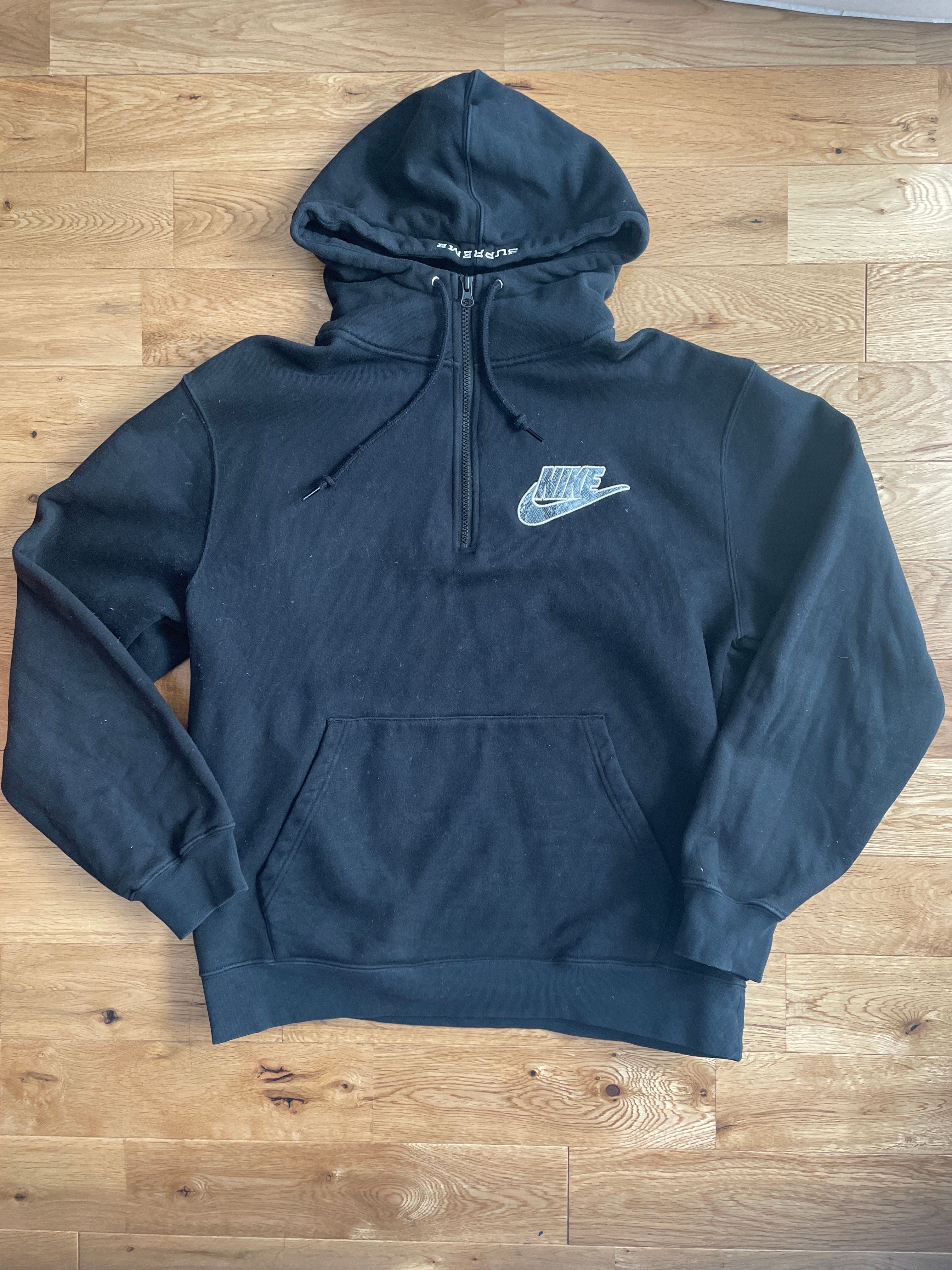 Supreme / Nike® Half Zip Hooded Sweatshirt "Black"