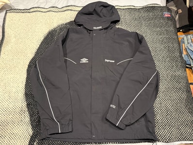 Supreme x Umbro GORE-TEX Hooded Jacket "Black"