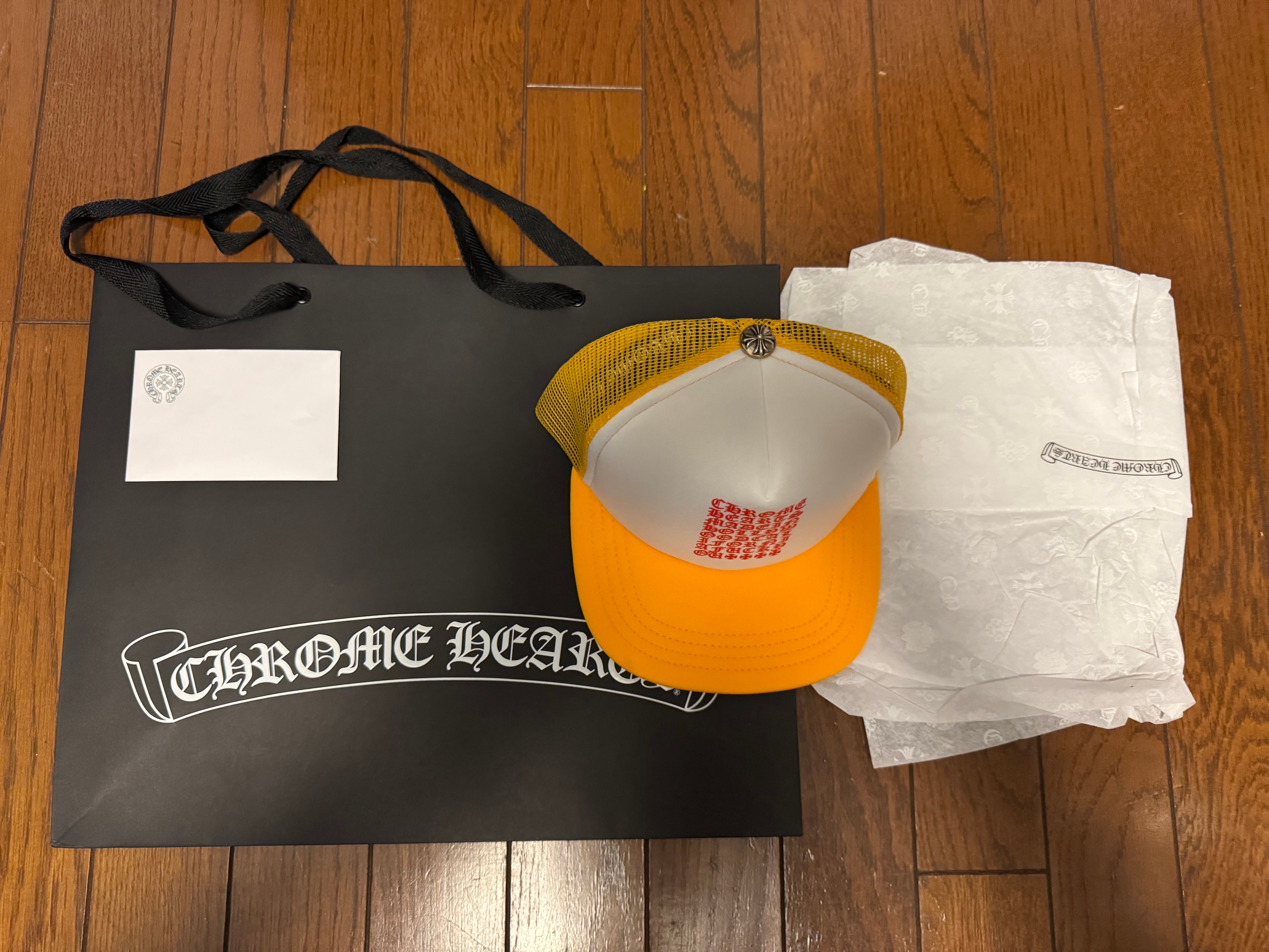 Chrome Hearts トラッカーキャップキングタコCHスクロール イエロー