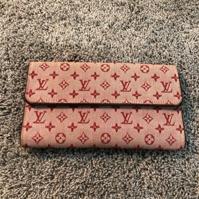 Louis Vuitton Porte Tresor International Monogram Mini "Cerise"