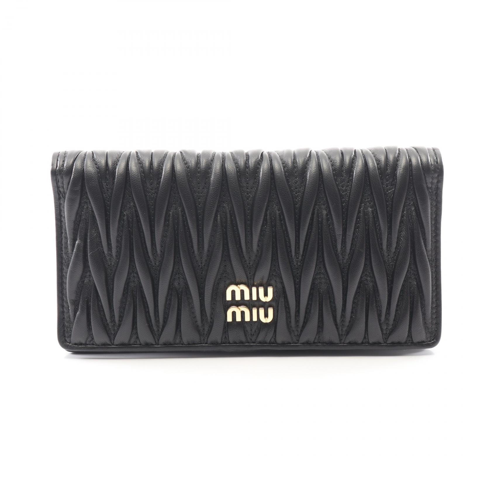 ミュウ ミュウ Miu Miu マテラッセ 二つ折り長財布 財布 レザー レディース ブラック系 5MV027 【中古】