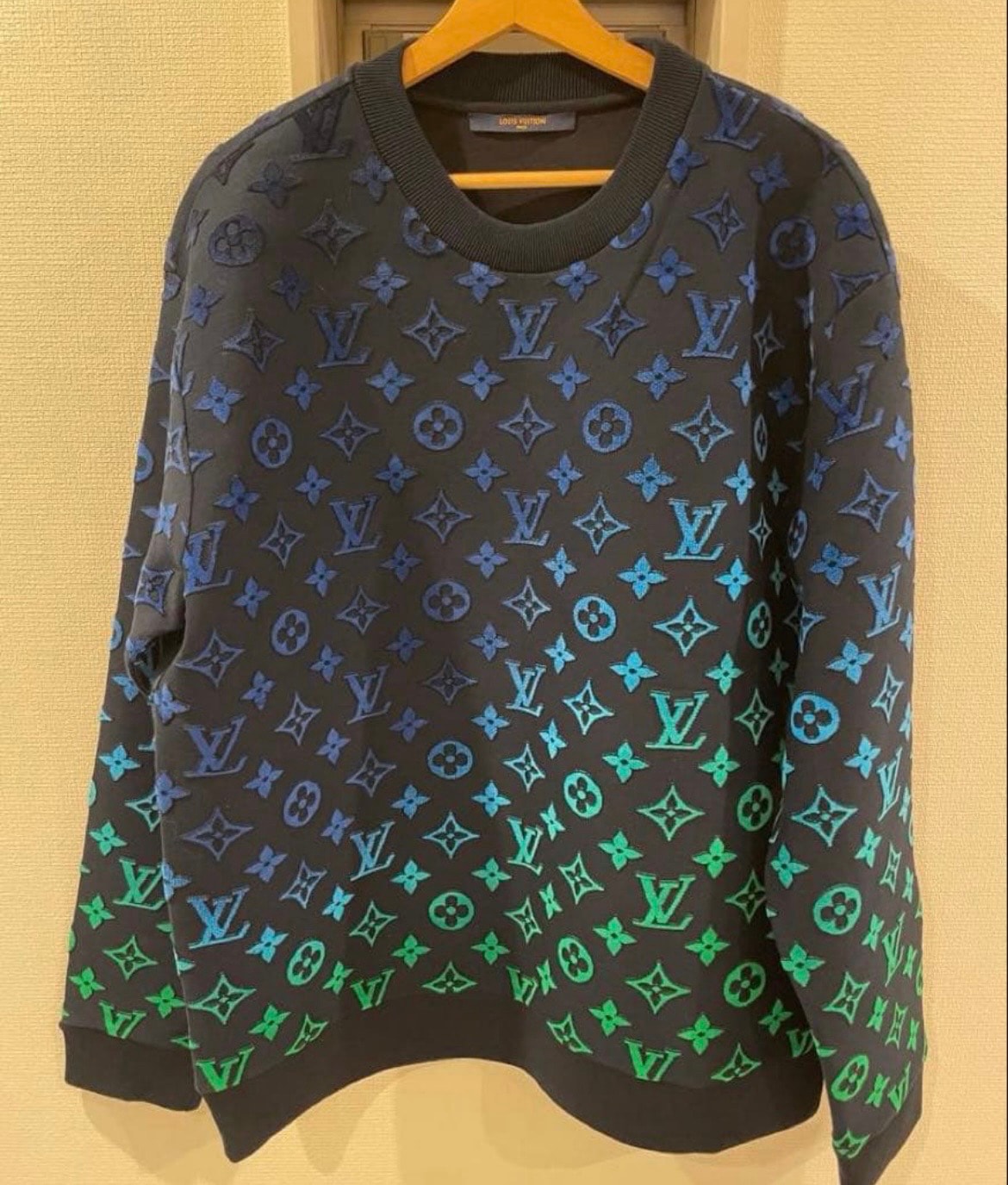 LOUIS VUITTON グラディエント モノグラム フィルクーペススウェット