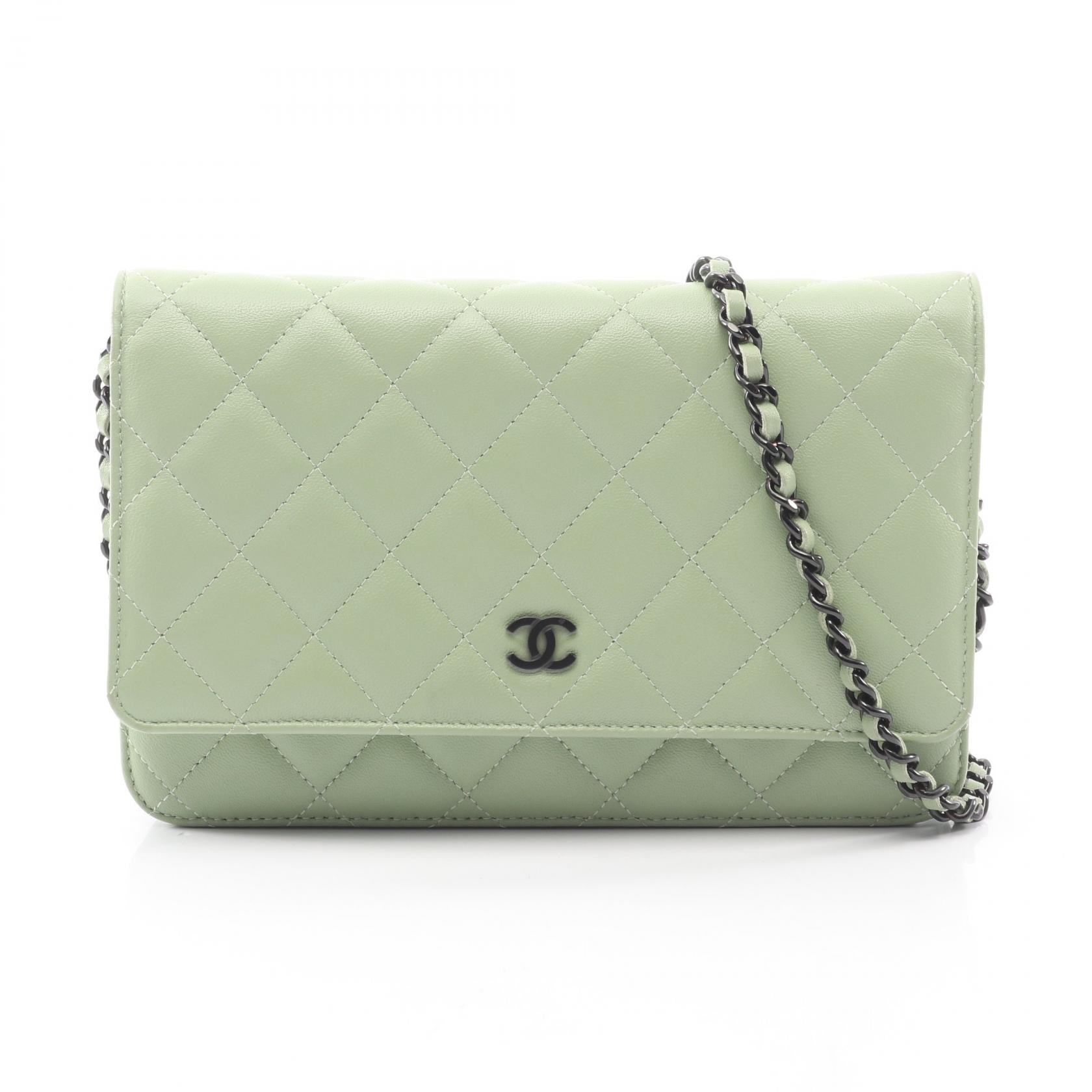シャネル CHANEL マトラッセ ブラック金具 ショルダーバッグ バッグ ラムスキン(羊革) レディース グリーン系 【中古】