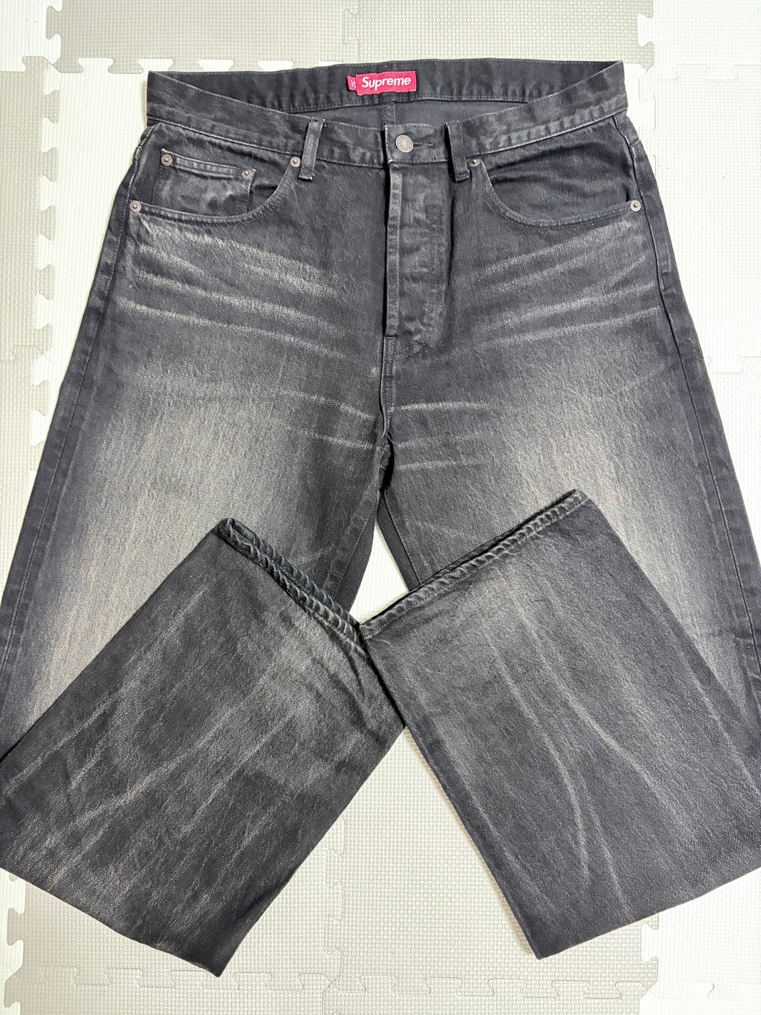 Supreme Distressed Loose Fit Selvedge Jean (26SS) "Washed Black"