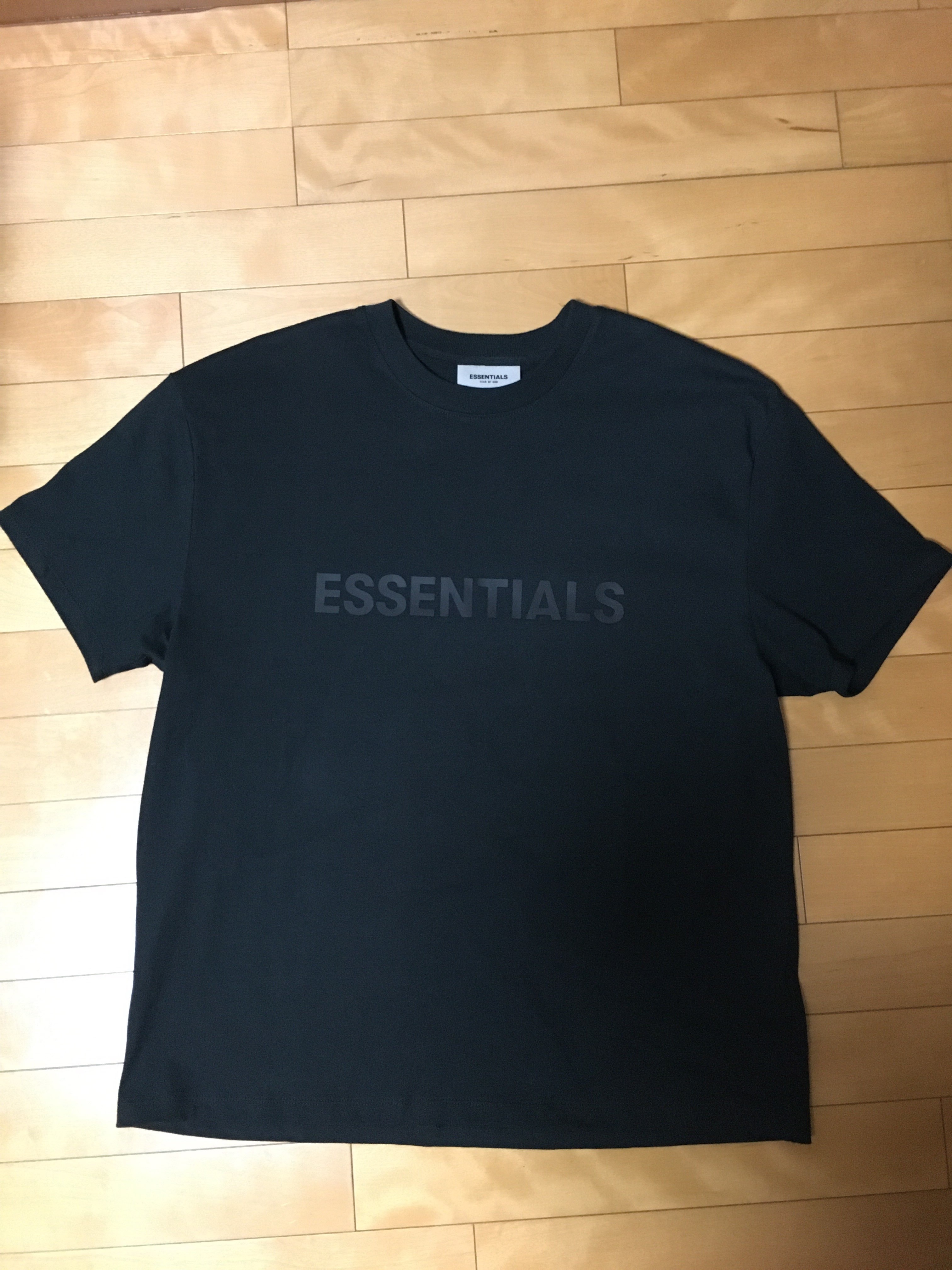 FEAR OF GOD ESSENTIALS 3D Silicon Applique Boxy T-Shirt "Black"