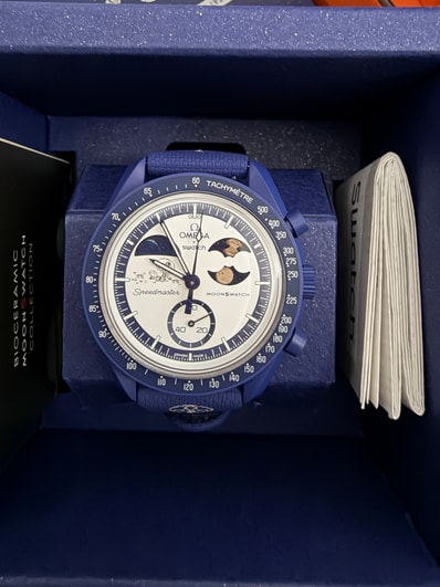 Swatch x OMEGA x Snoopy BIOCERAMIC MoonSwatch Mission To The Earthphase - Mooshine Gold (Beaver Moon Design) "Navy"