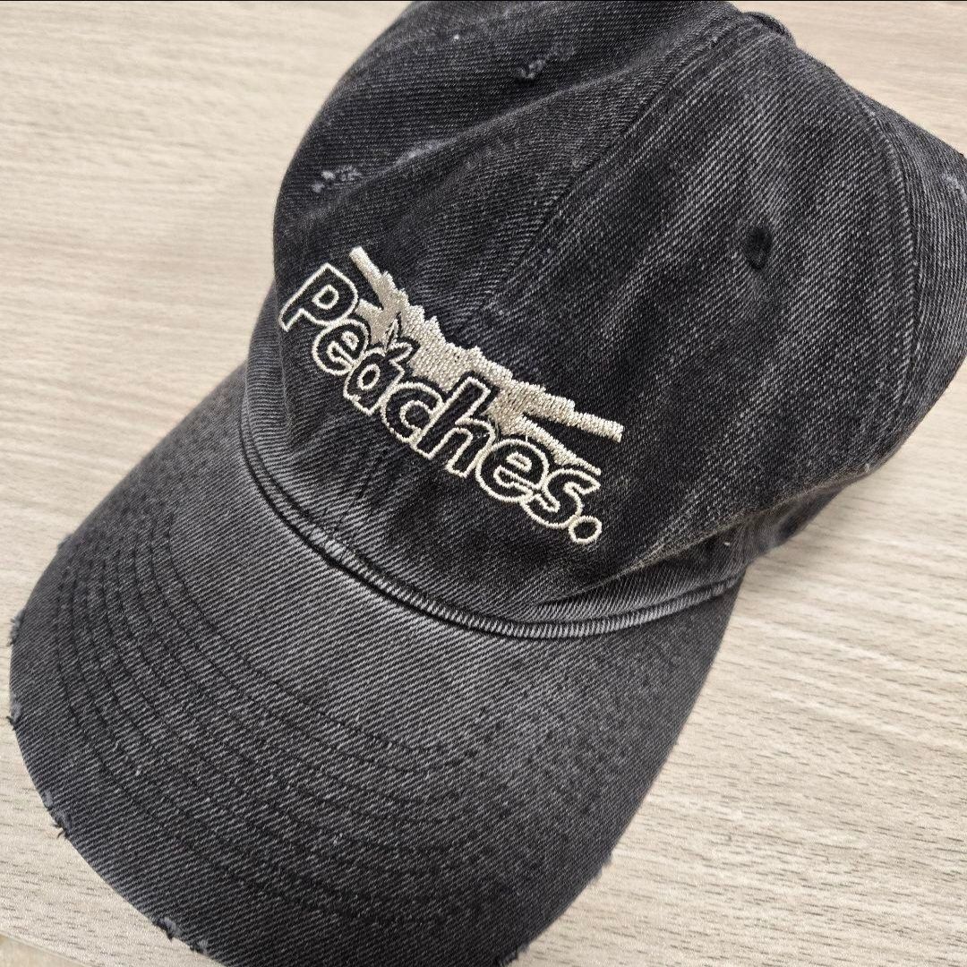 Peaches. x LE SSERAFIM BALL CAP "BLACK"