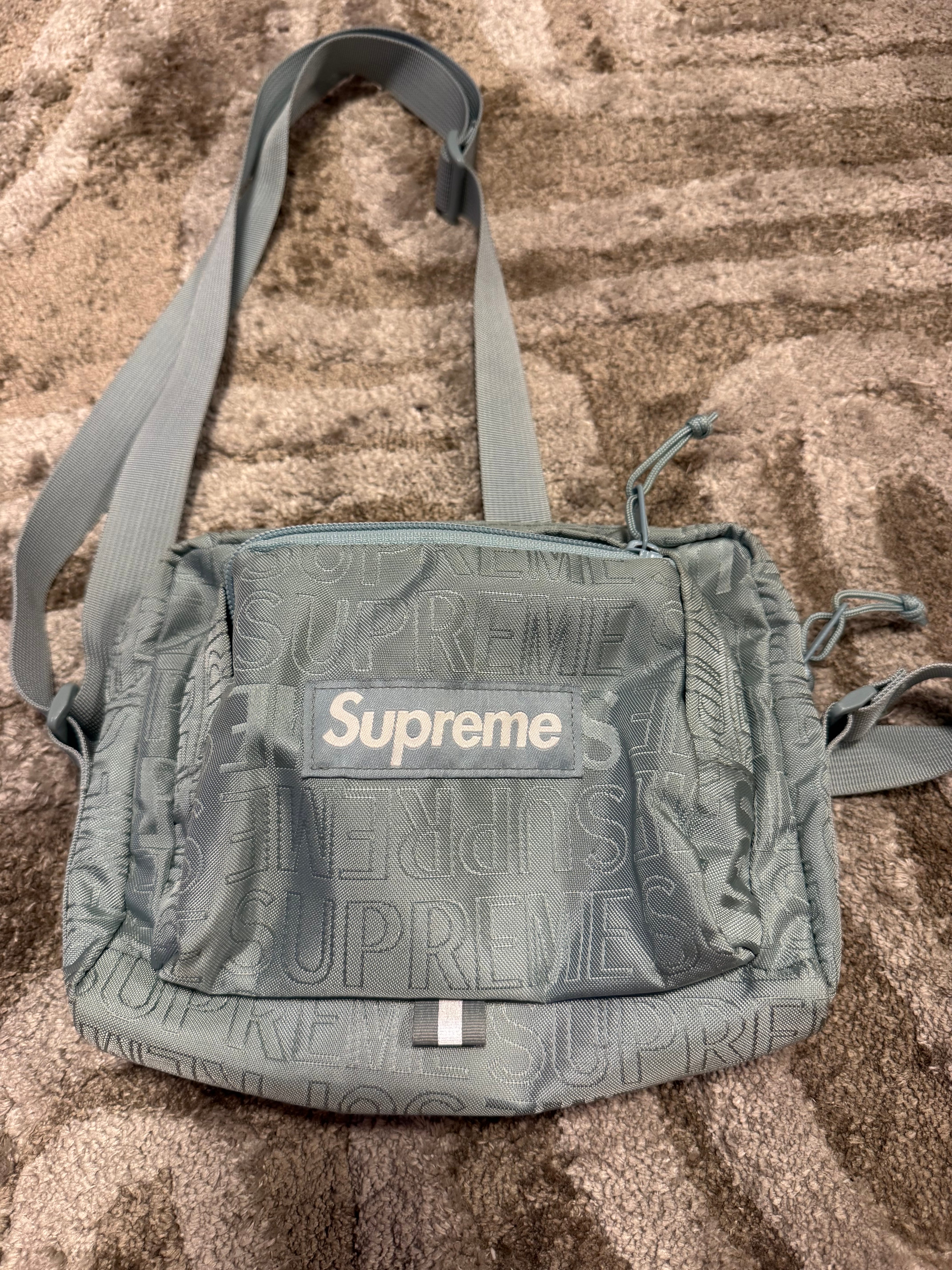 Supreme 20FW Sling Bag 4L 
