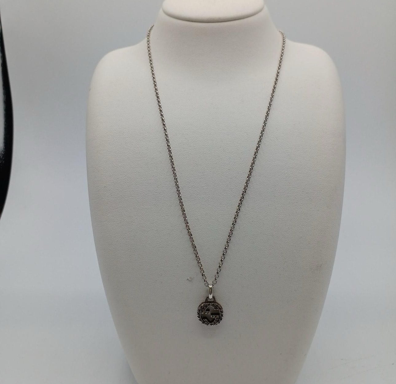 GUCCI Interlocking G Pendant Necklace