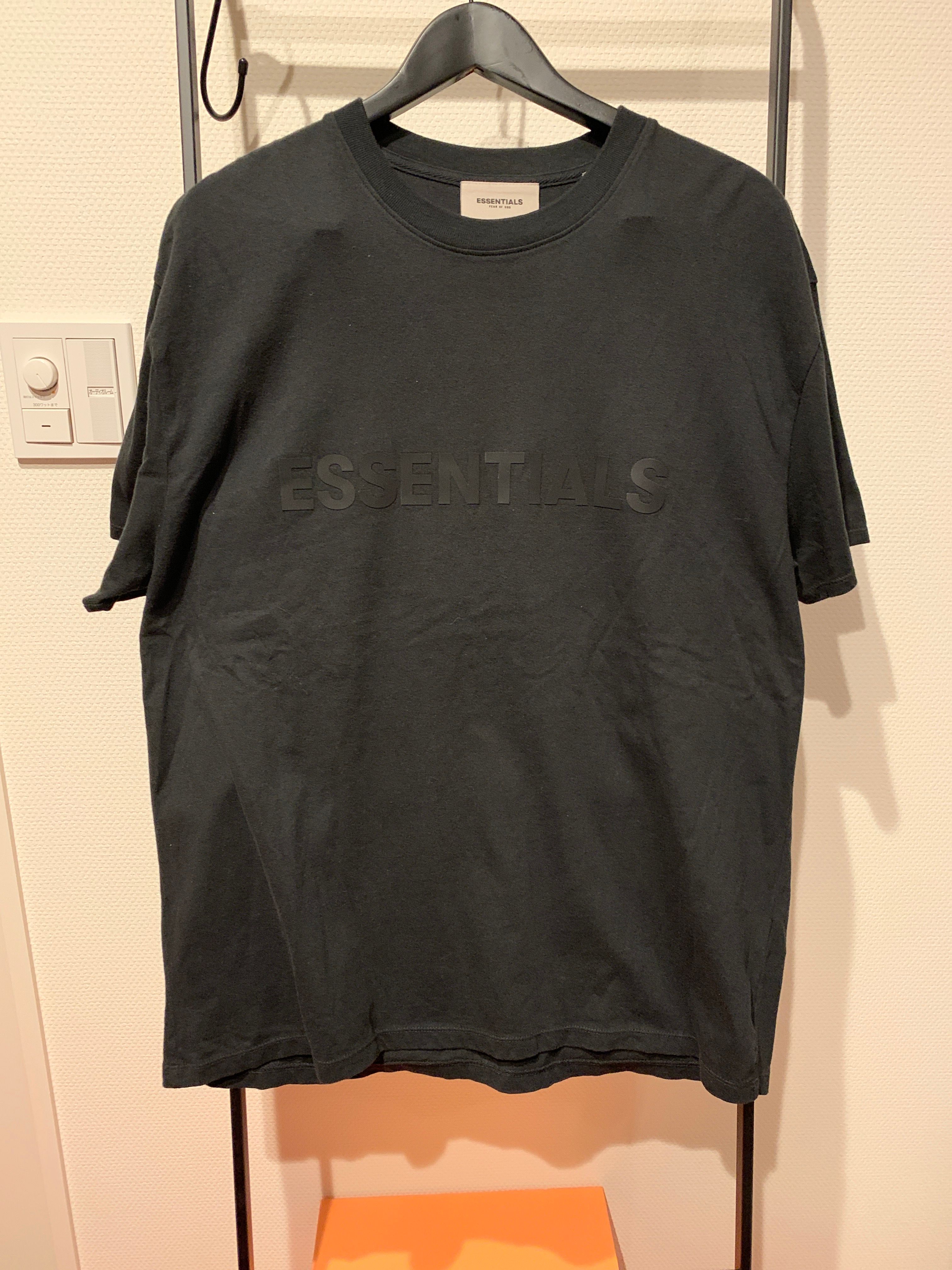 FEAR OF GOD ESSENTIALS 3D Silicon Applique Boxy T-Shirt "Black"