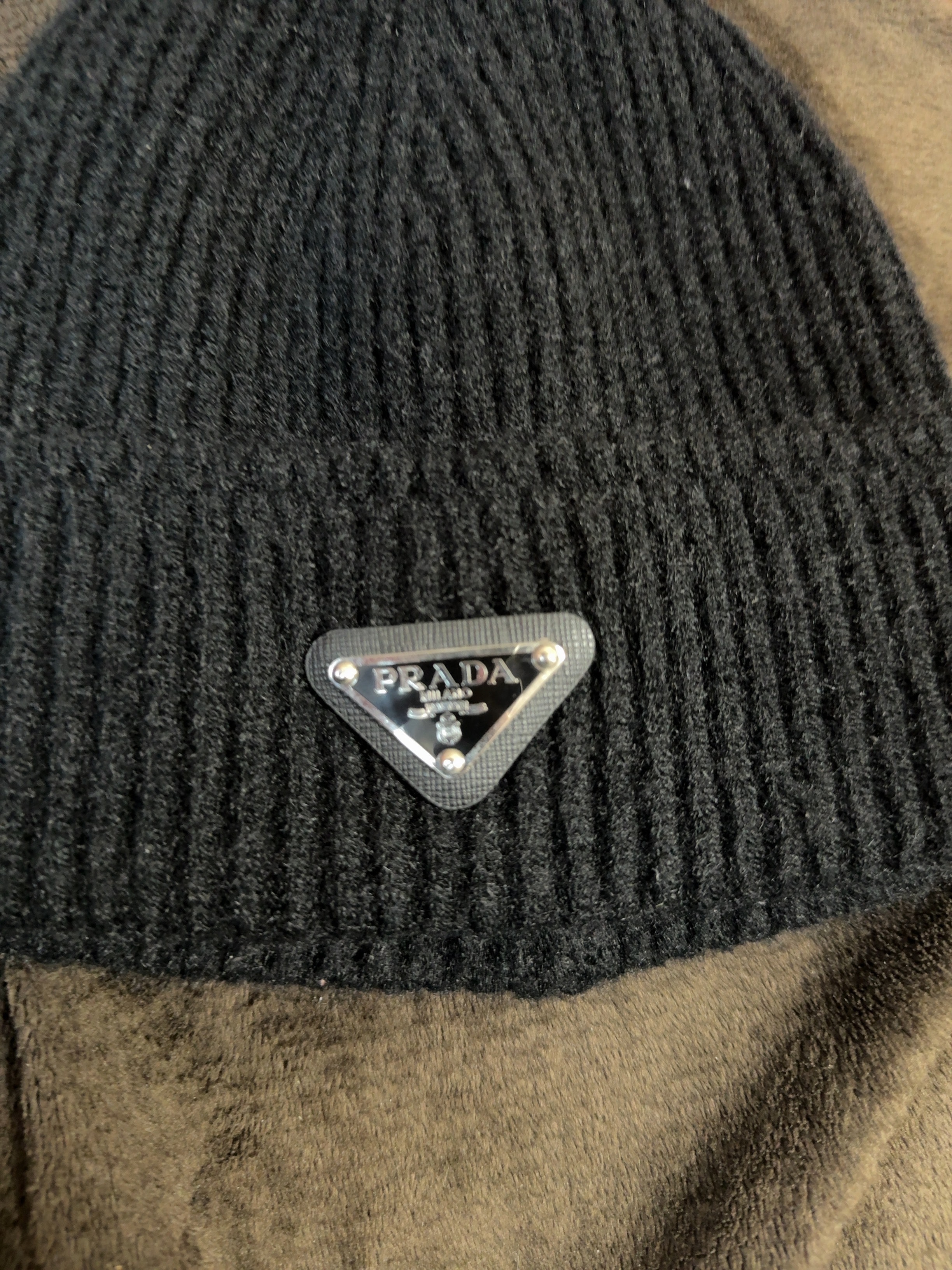 PRADA プラダ ニット帽 ブラック トライアングルロゴ