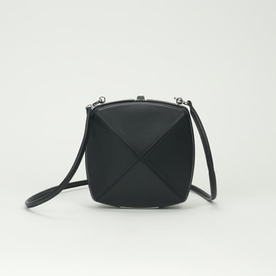 エルメス HERMES クルー メドール バッグ ショルダーバッグ シャムキラ ノワール Noir ブラック Black 黒 シルバー金具 ポシェット クラッチ ピラミッド型