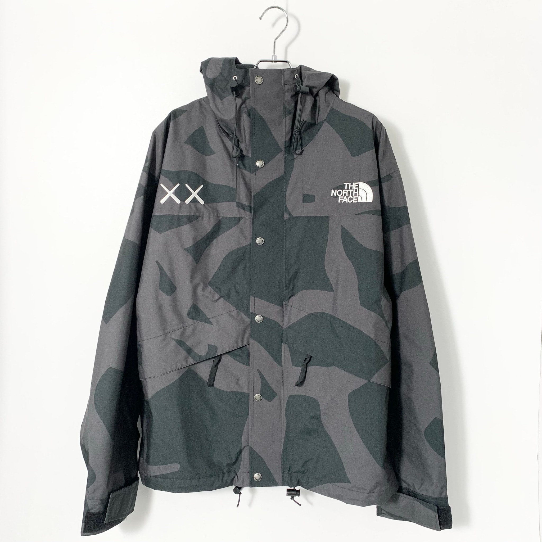 The North Face Kaws Retro 1986 Mountain Jacket "Black"