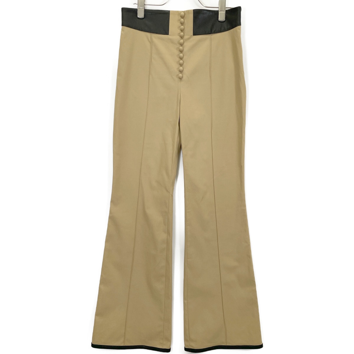 マメクロゴウチ MM21PF-PT706 ベージュ ハイウェストチノフレアトラウザーズ 2