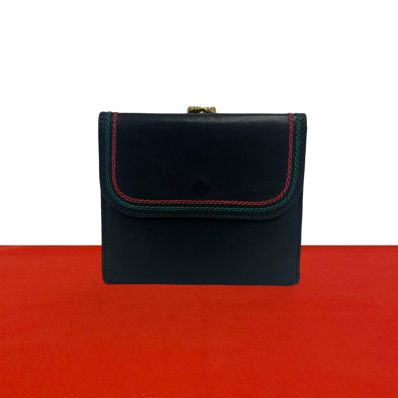 GUCCI グッチ シェリーライン GG ロゴ 金具 レザー 二つ折り財布 ブラック
77501