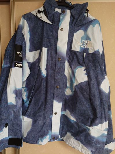 Supreme x The North Face Bleached Denim Print Mountain Jacket "Indigo"