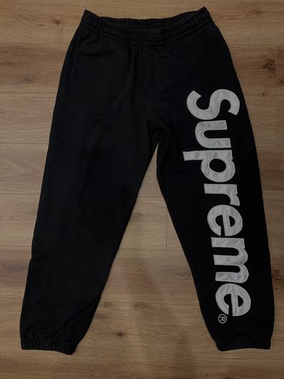 Supreme Satin Applique Sweatpant "Black" (22FW)