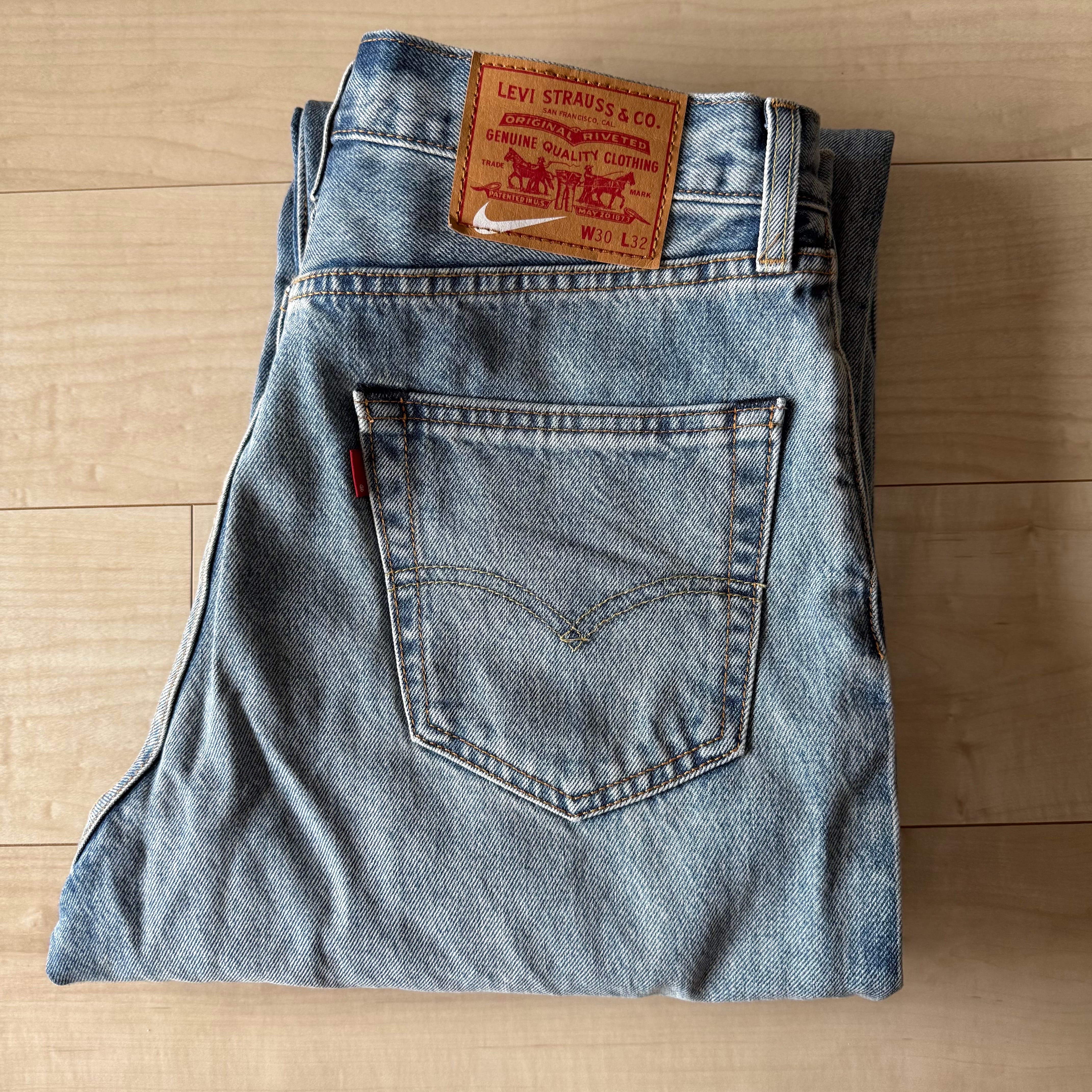 LEVI'S x Nike Baggy Jean "Light Indigo"