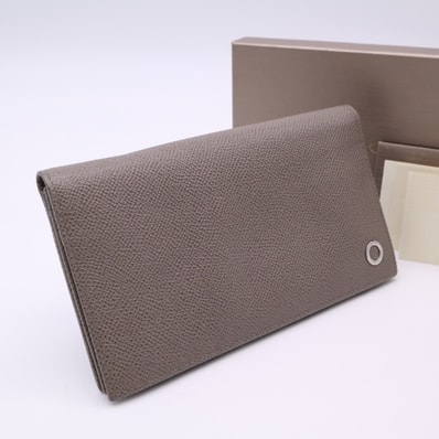 美品 BVLGARI ブルガリ レザー ブルガリ ブルガリ マン 二つ折り長財布 ストーングレー 30399 長財布 グレージュ グレインレザー メンズ