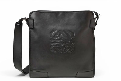 ロエベ ショルダーバッグ ヴィンテージ LOEWE アナグラム A4対応 バッグ レザーブラック【中古】