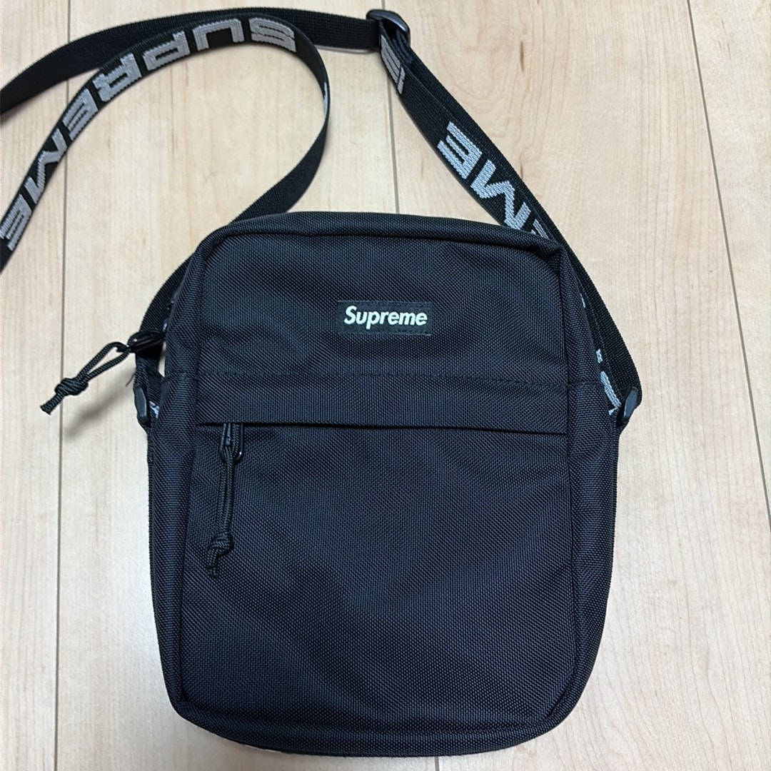 Supreme 18SS Shoulder Bag "Black"