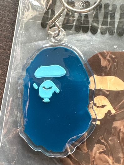 アベイシングエイプBAPE HEADアクリルキーホルダー青