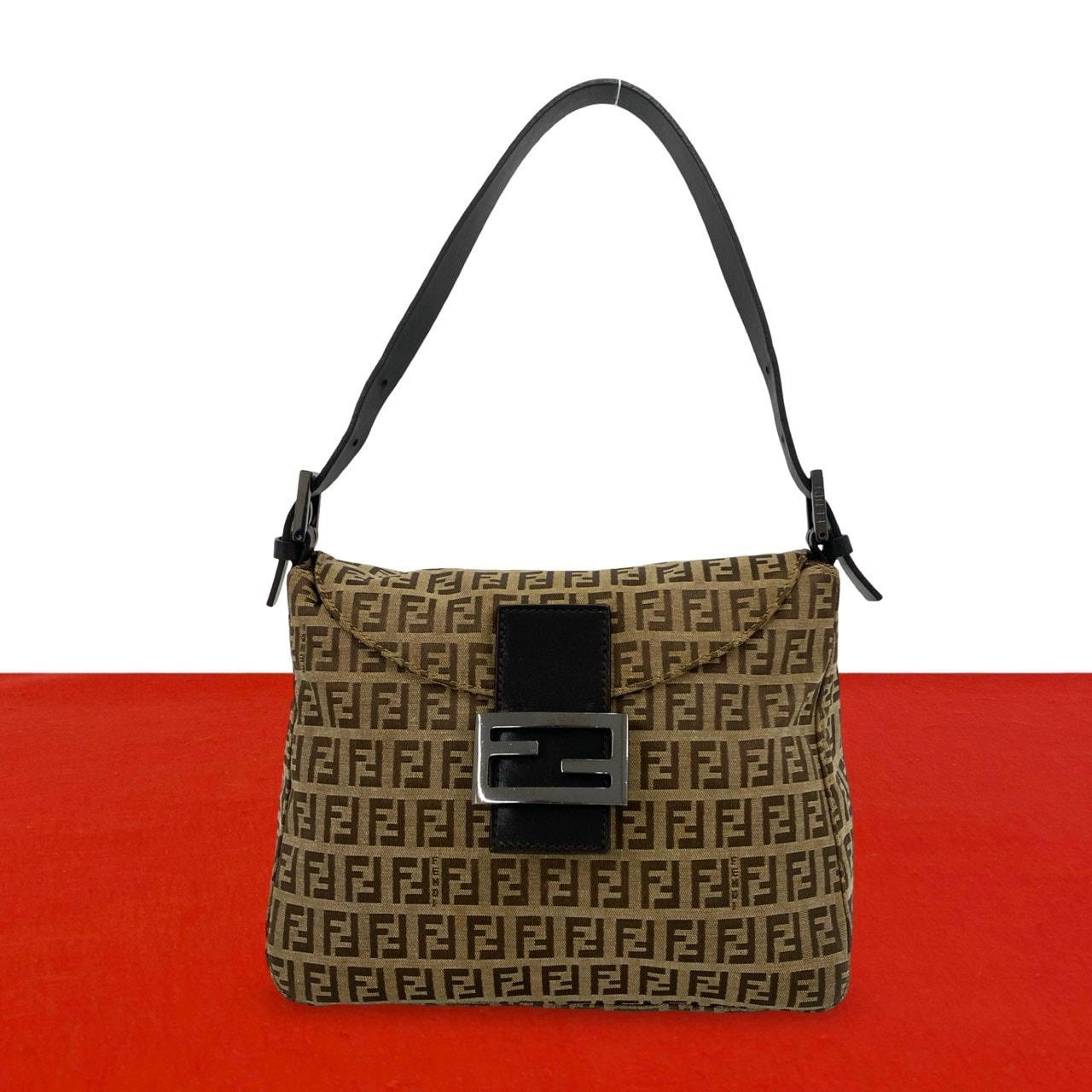 FENDI フェンディ ズッキーノ FF 柄 キャンバス レザー ショルダーバッグ ベージュ
35521