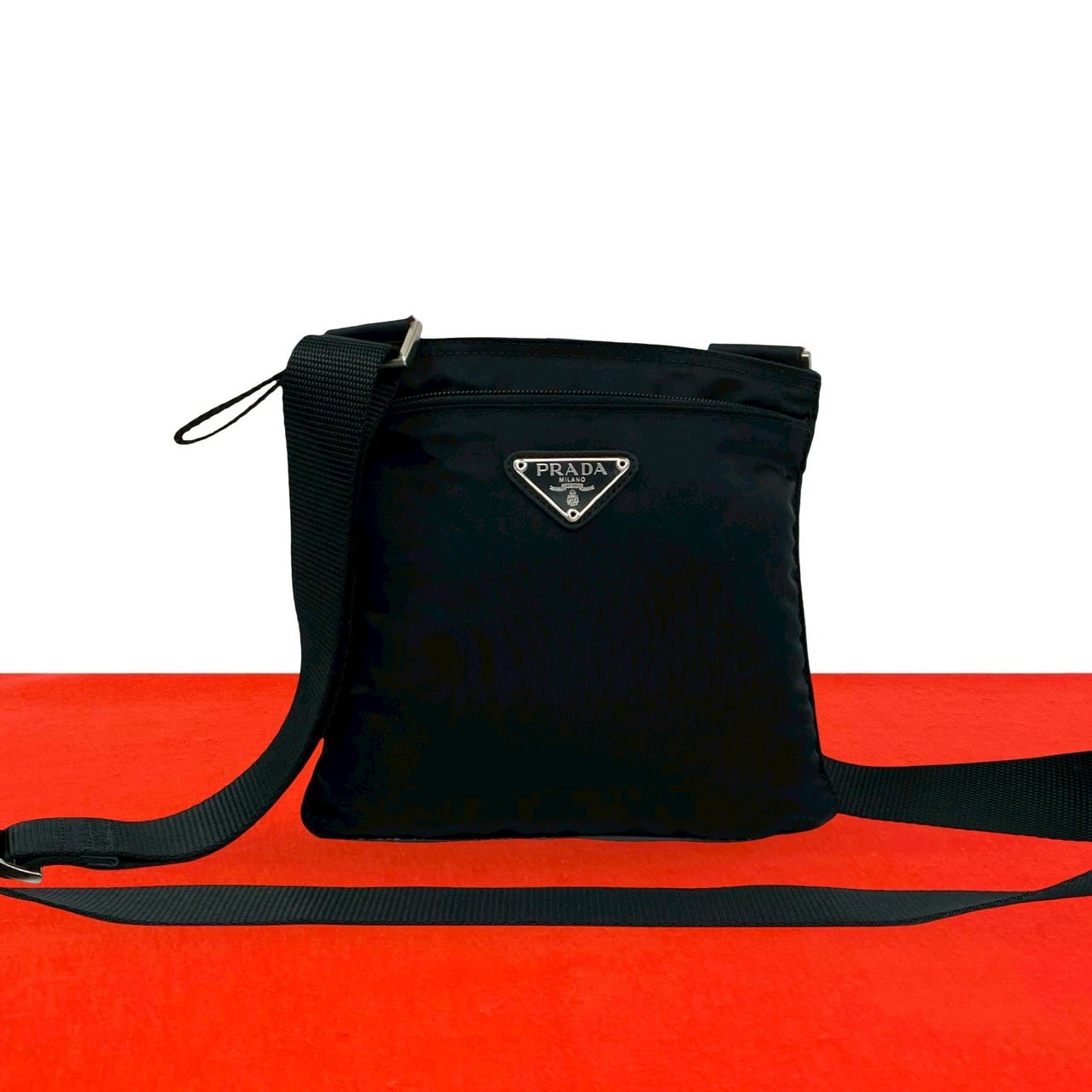 PRADA プラダ 三角ロゴ 金具 ナイロン ショルダーバッグ ブラック
 40454