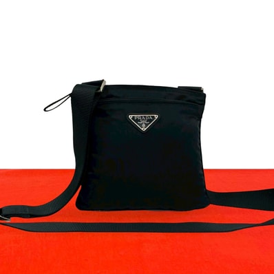 PRADA プラダ 三角ロゴ 金具 ナイロン ショルダーバッグ ブラック
40454