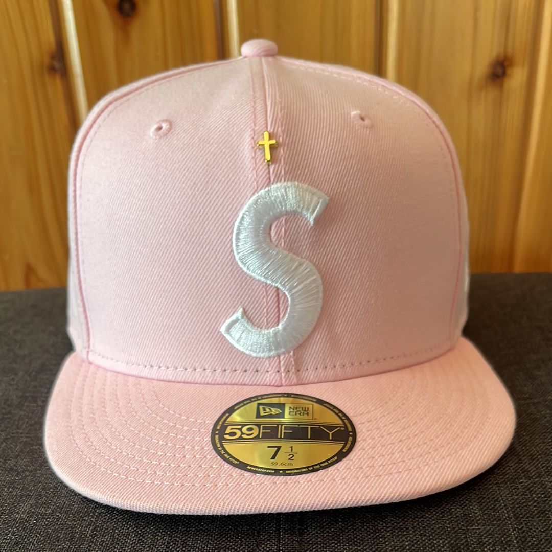Supreme Gold Cross S Logo New Era "Pink"
