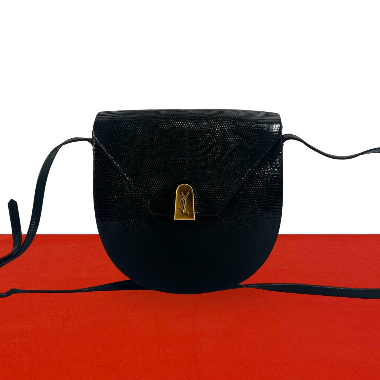 YVES SAINT LAURENT イヴ・サンローラン YSL ロゴ 金具 レザー ショルダーバッグ ブラック
 38121