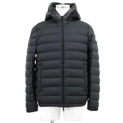 【美品】MONCLER モンクレール ダウンジャケット CHEVRERIE シェヴァリエ サイズ 1 メンズ 2024年製 ロゴフード ワッペン ボタン フーデッド アウター チャコールグリーン アルメニア製