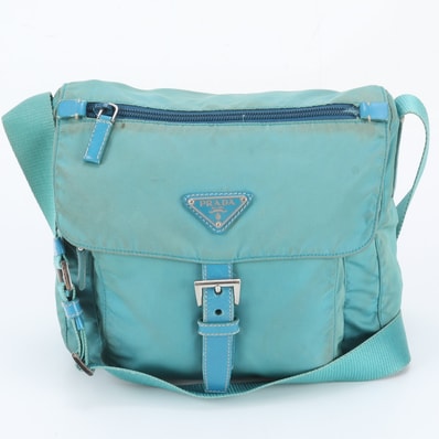プラダ テスート ナイロントライアングルロゴショルダーバッグ