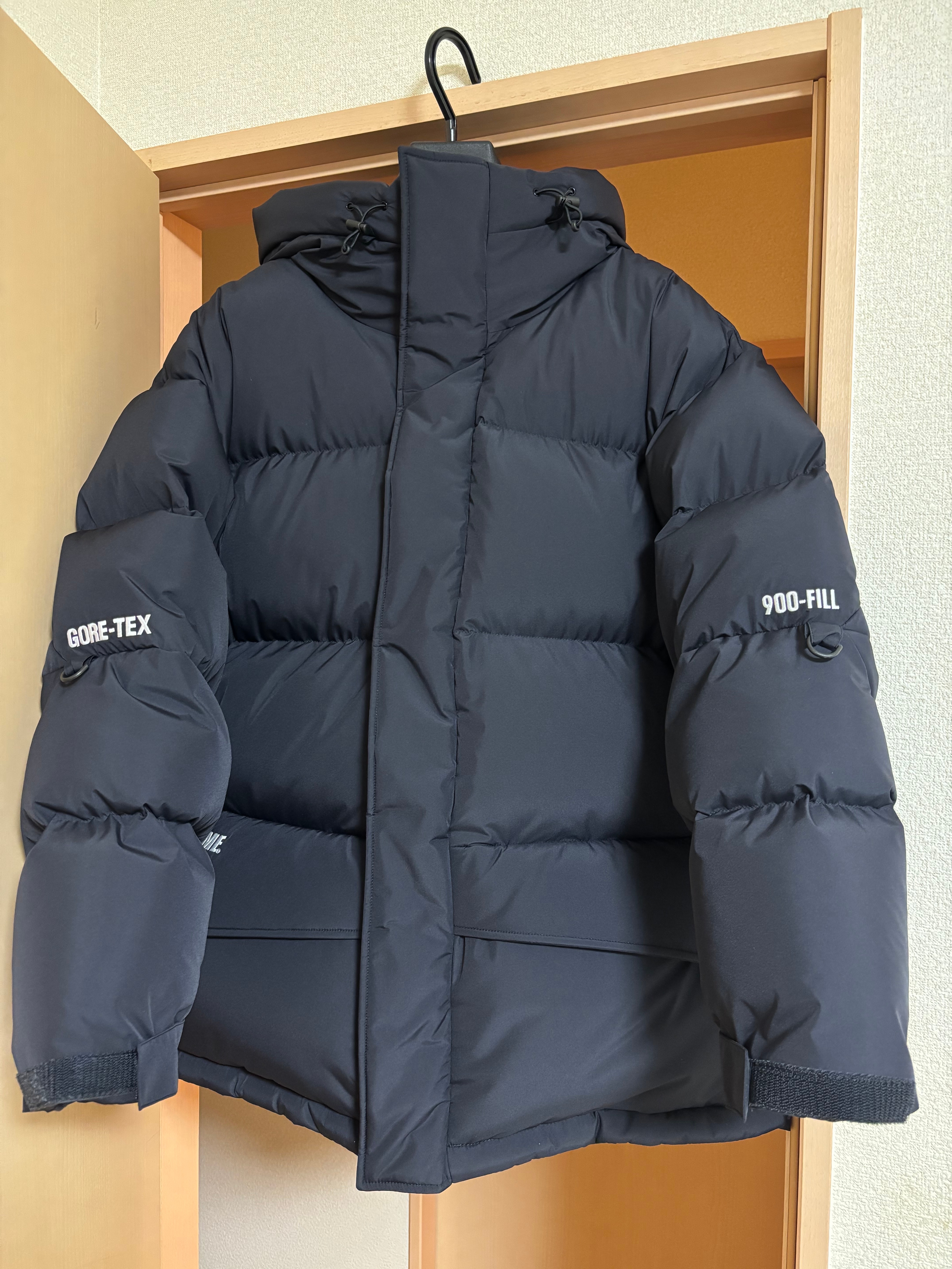 Supreme GORE-TEX 900-Fill Down Parka "Black"