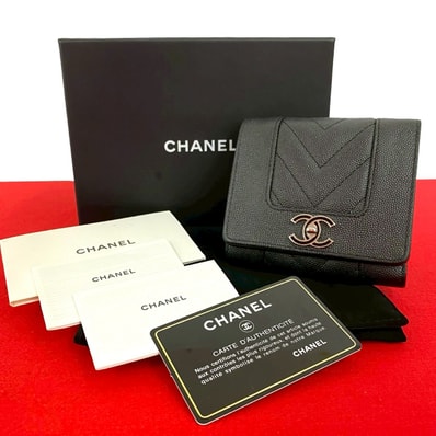 CHANEL シャネル マドモアゼル ココマーク キャビアスキン 三つ折り財布 ブラック
28557