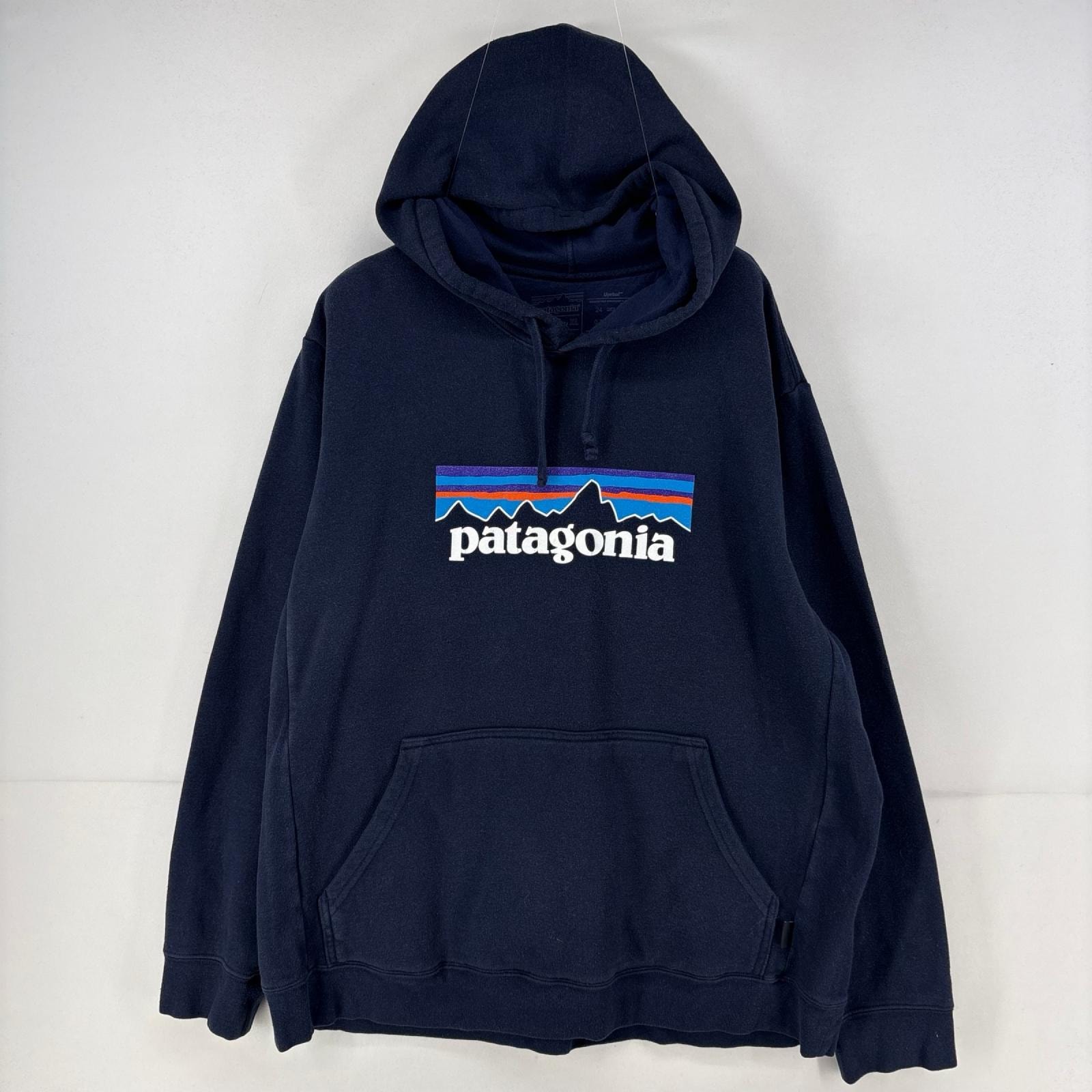 古着 パタゴニア patagonia パーカー スウェット プリント ビッグロゴ プルオーバー ロゴ 大きいサイズ XL  ネイビー メンズ