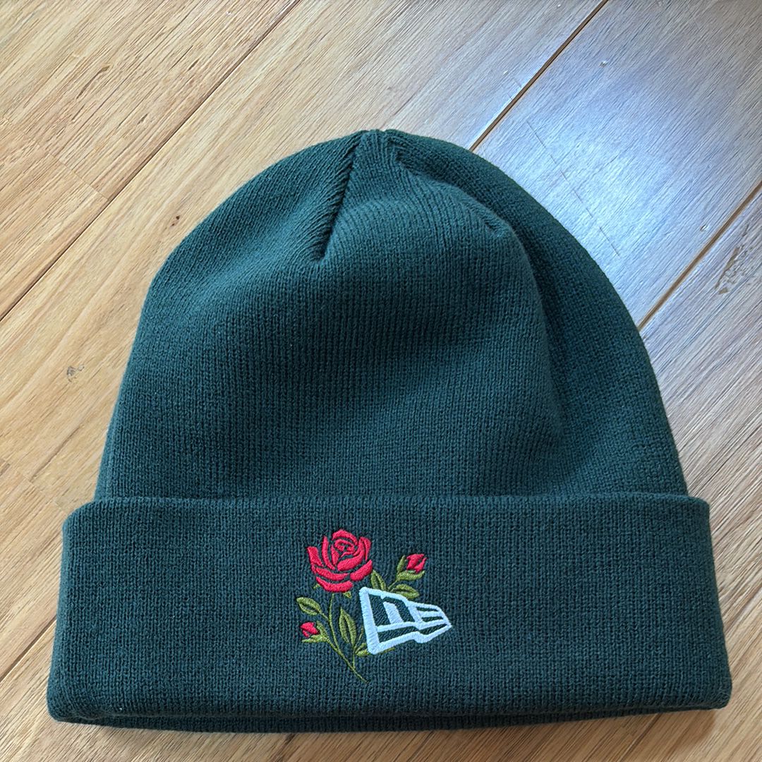 New Era"ROSE ICON BEANIE"Dark Green