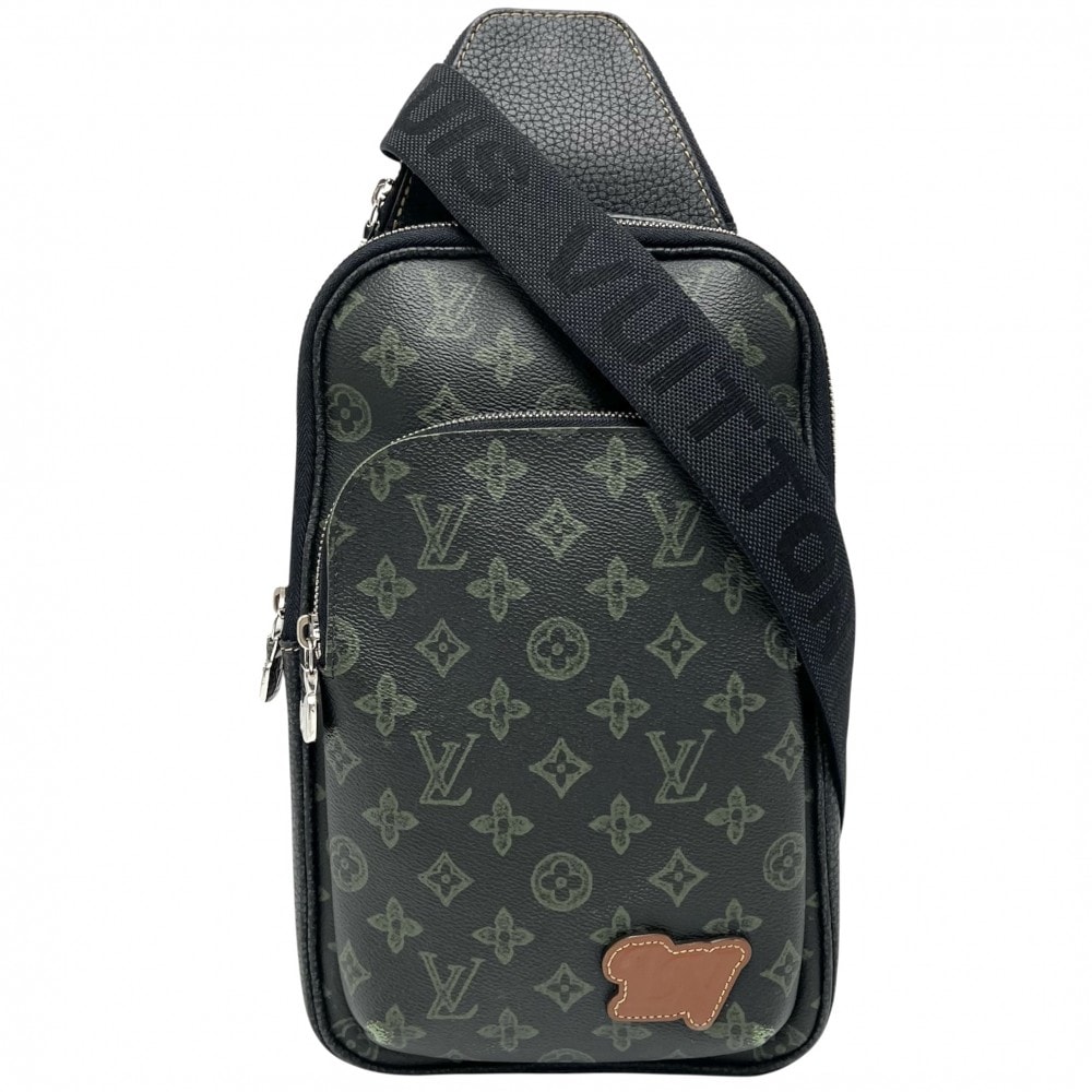 LOUIS VUITTON ルイヴィトン ショルダーバッグ モノグラムレコード アヴェニュー・スリングバッグ ボディバッグ 肩掛け 斜め掛け かばん 鞄 M46344    ブラック 黒 グリーン 緑 シルバー金具 メンズ【中古品】
