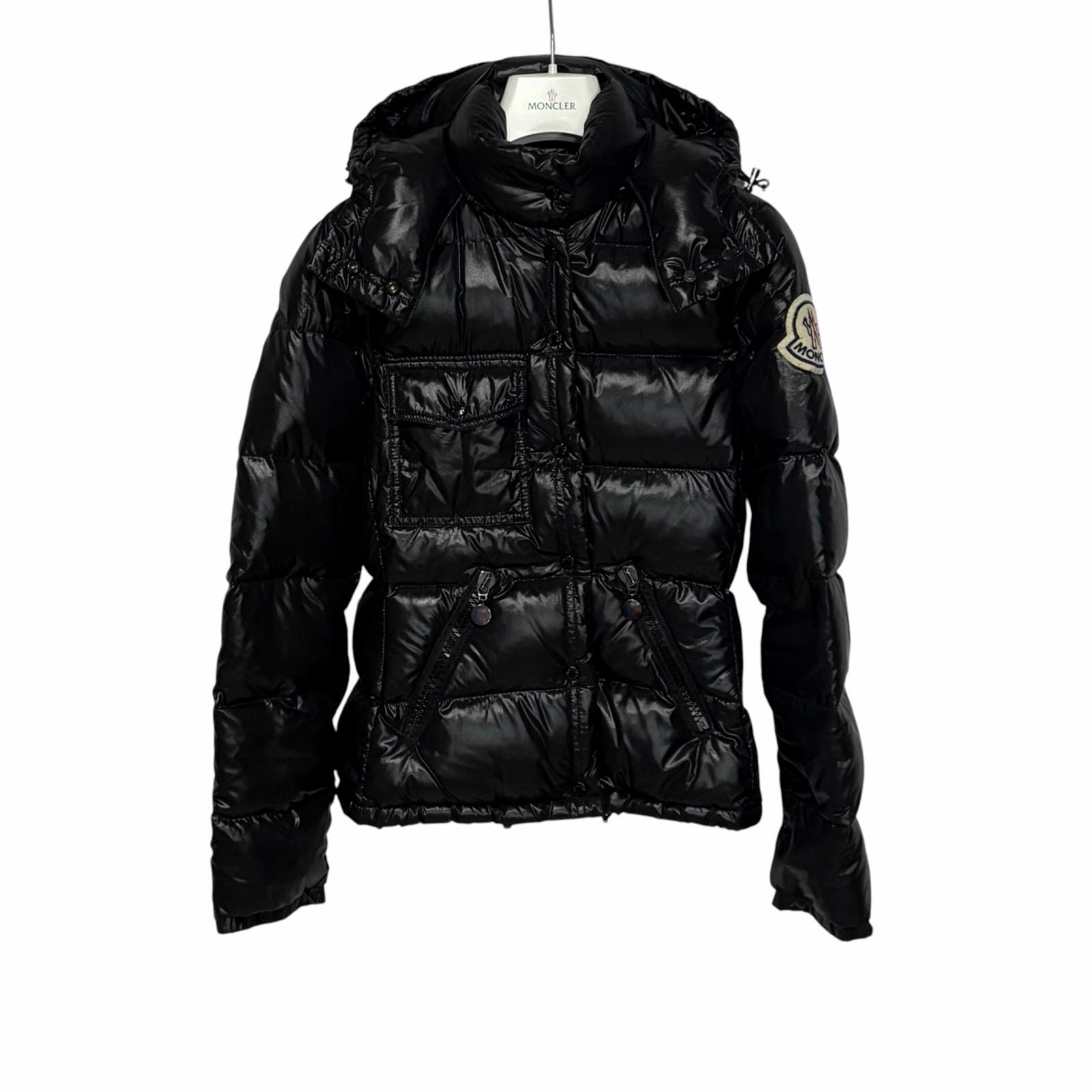 モンクレールフード付ブルゾン系Z7H0108 ダウンジャケット