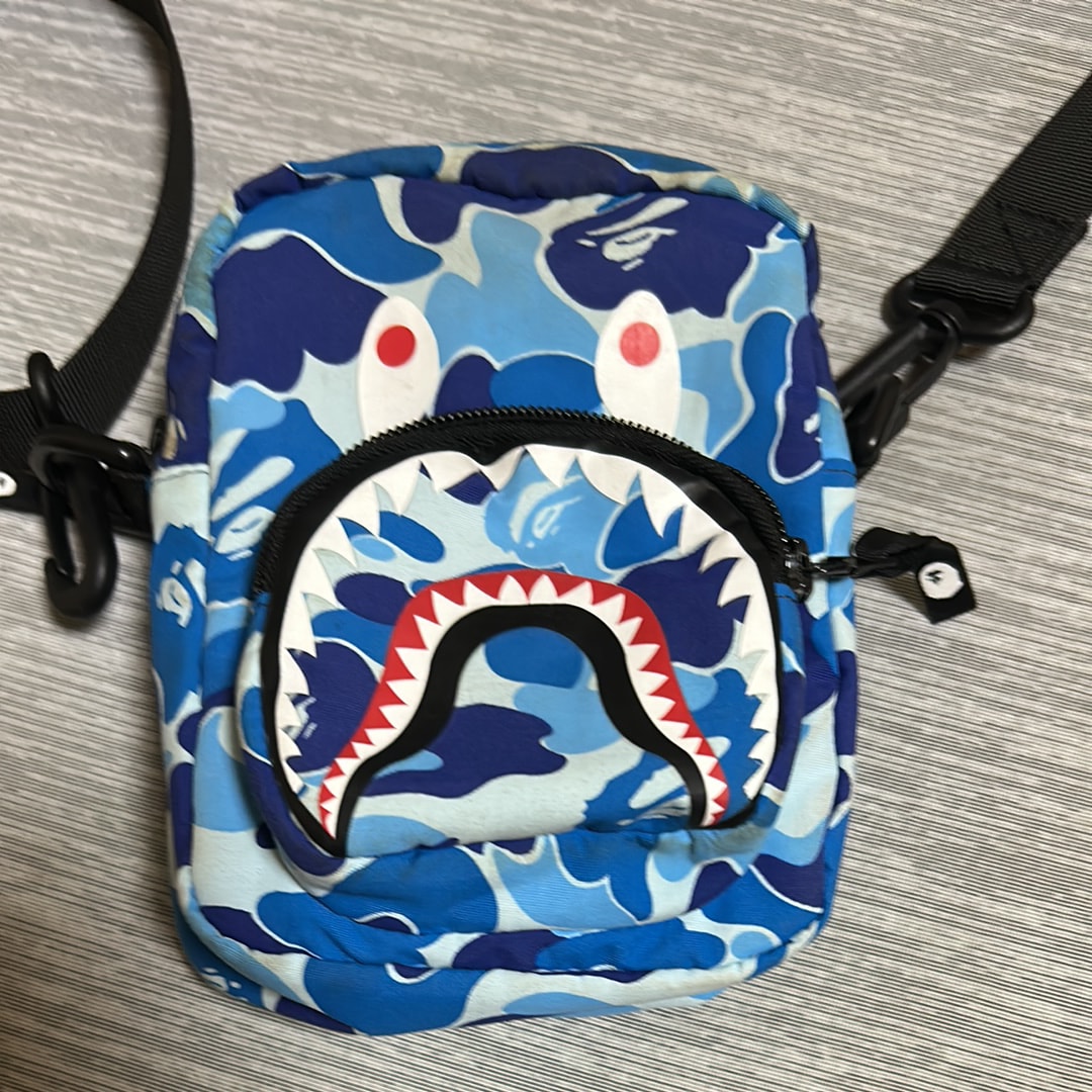 A BATHING APE ABC Camo Shark Mini Bag "Blue"