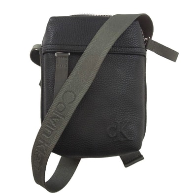 CALVIN KLEIN カルバンクライン ショルダーバッグ CARGO REPORTER BAG カーゴ リポーター ショルダーバッグ クロスボディバッグ ブラック系【極上美品】【中古】