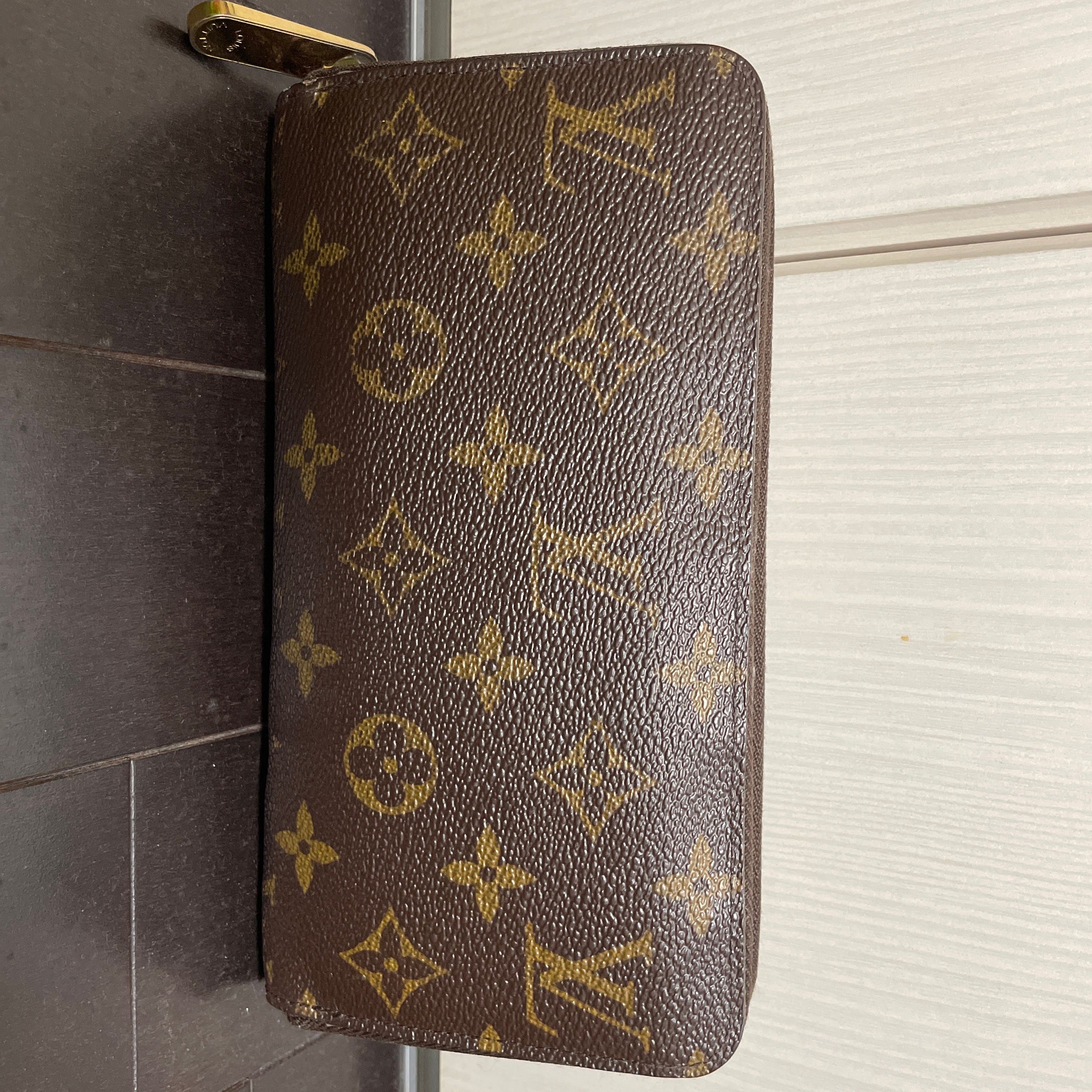 Louis Vuitton Zippy Wallet Monogram